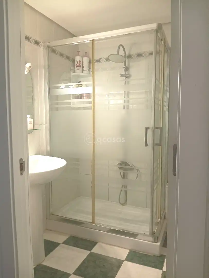 Baño de Apartamento en venta en Benalmádena con Aire acondicionado, Amueblado y Horno