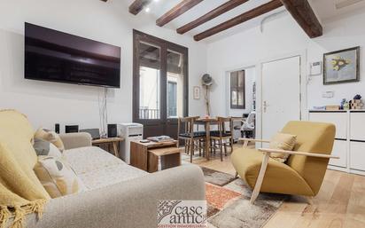 Living room of Flat for sale in  Barcelona Capital  with Air Conditioner, Heating and Balcony