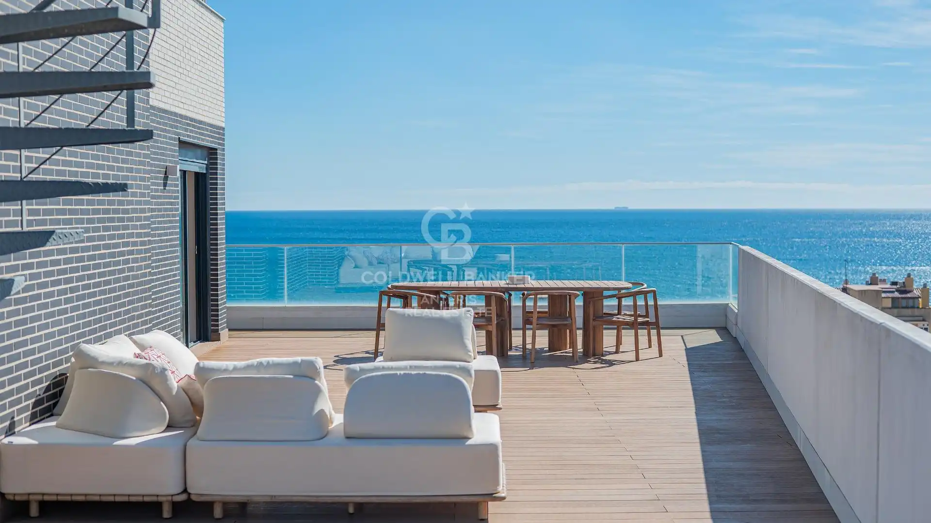 Terraza de Ático en venta en Montgat con Amueblado y Piscina comunitaria