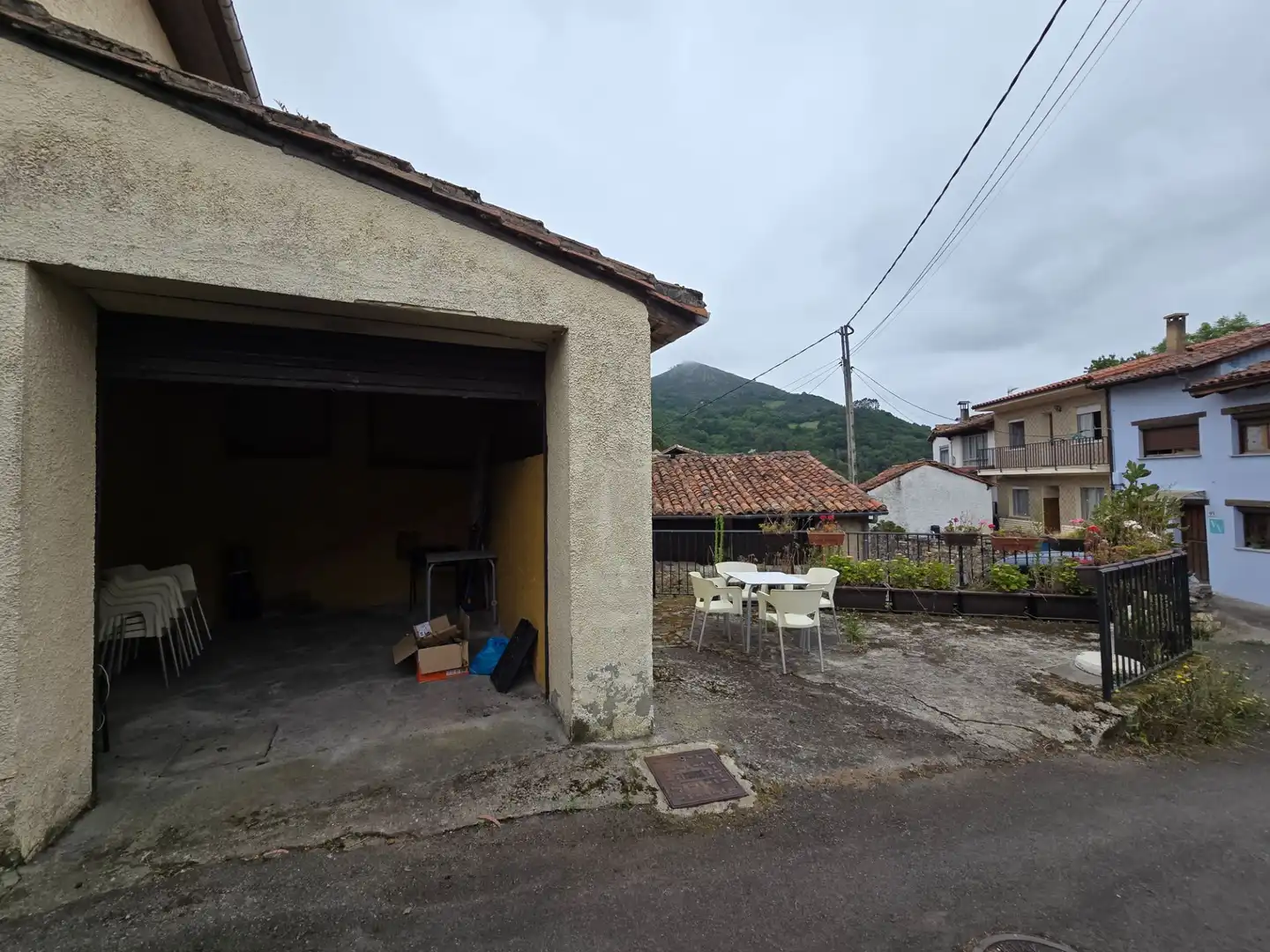 Aparcament de Casa o xalet en venda en Llanes amb Calefacció, Terrassa i Traster