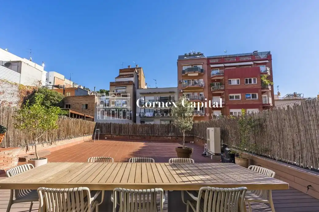 Vista exterior de Piso en venta en Barcelona con Aire acondicionado, Terraza y Trastero