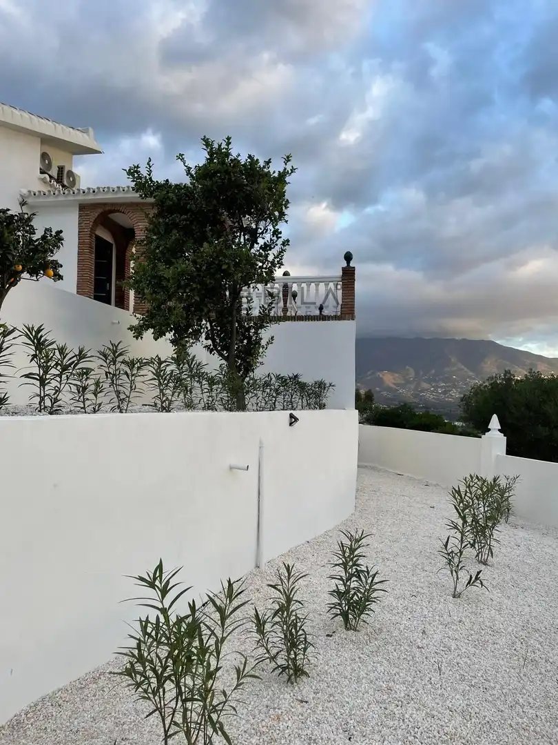 Chalet con piscina en venta en Cerros del Aguila, imagen 65