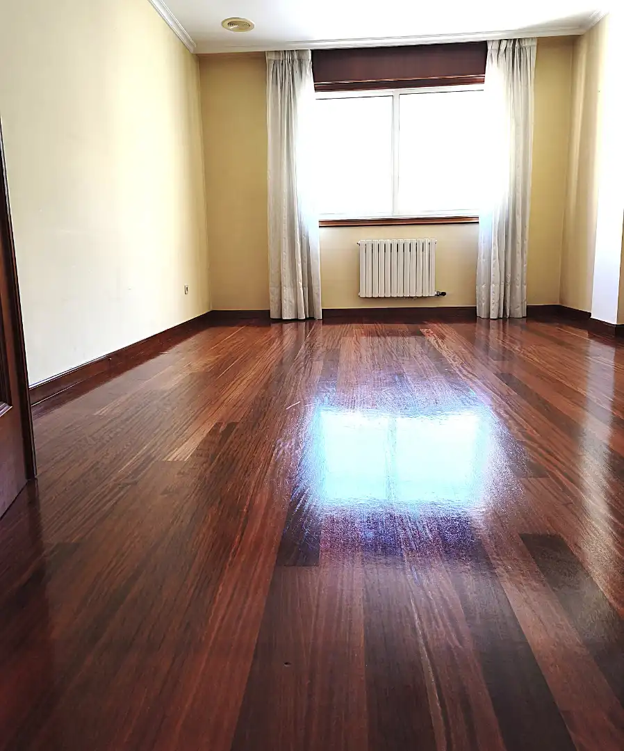 Living room of Flat for sale in Vigo   with Parquet flooring and Storage room
