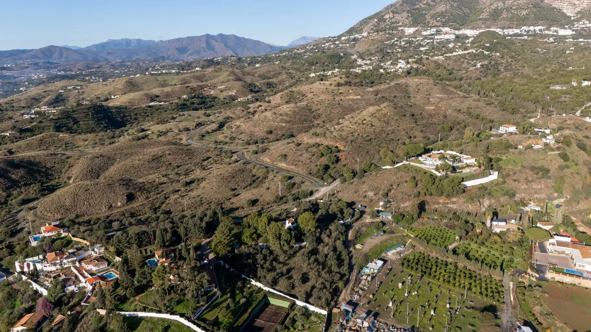 Vista exterior de Casa o xalet en venda en Fuengirola amb Aire condicionat, Jardí privat i Terrassa