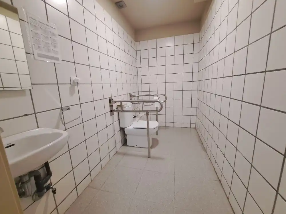 Baño de Local de alquiler en Rubí