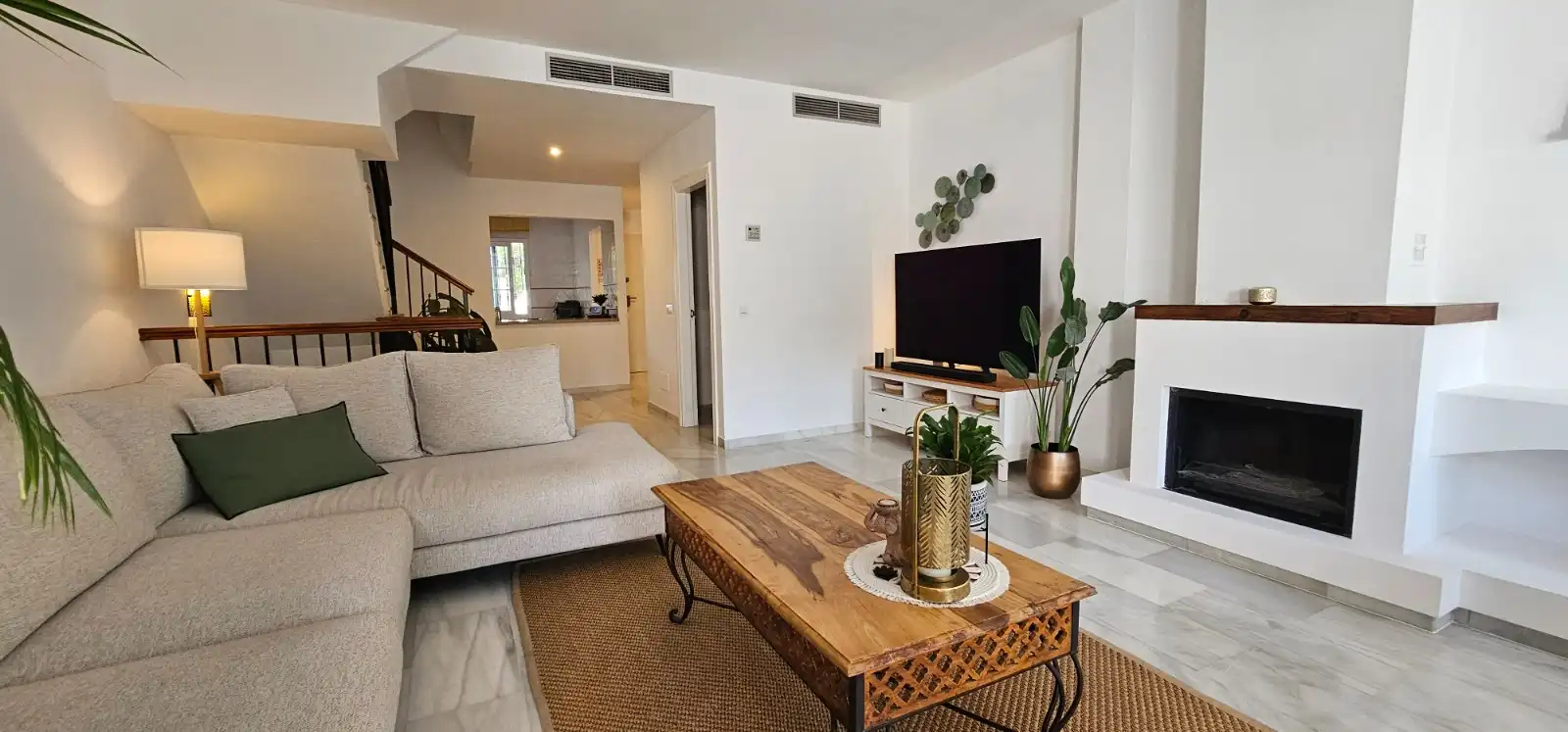 Sala de estar de Casa adosada de alquiler en Alhaurín de la Torre con Aire acondicionado, Jardín privado y Terraza