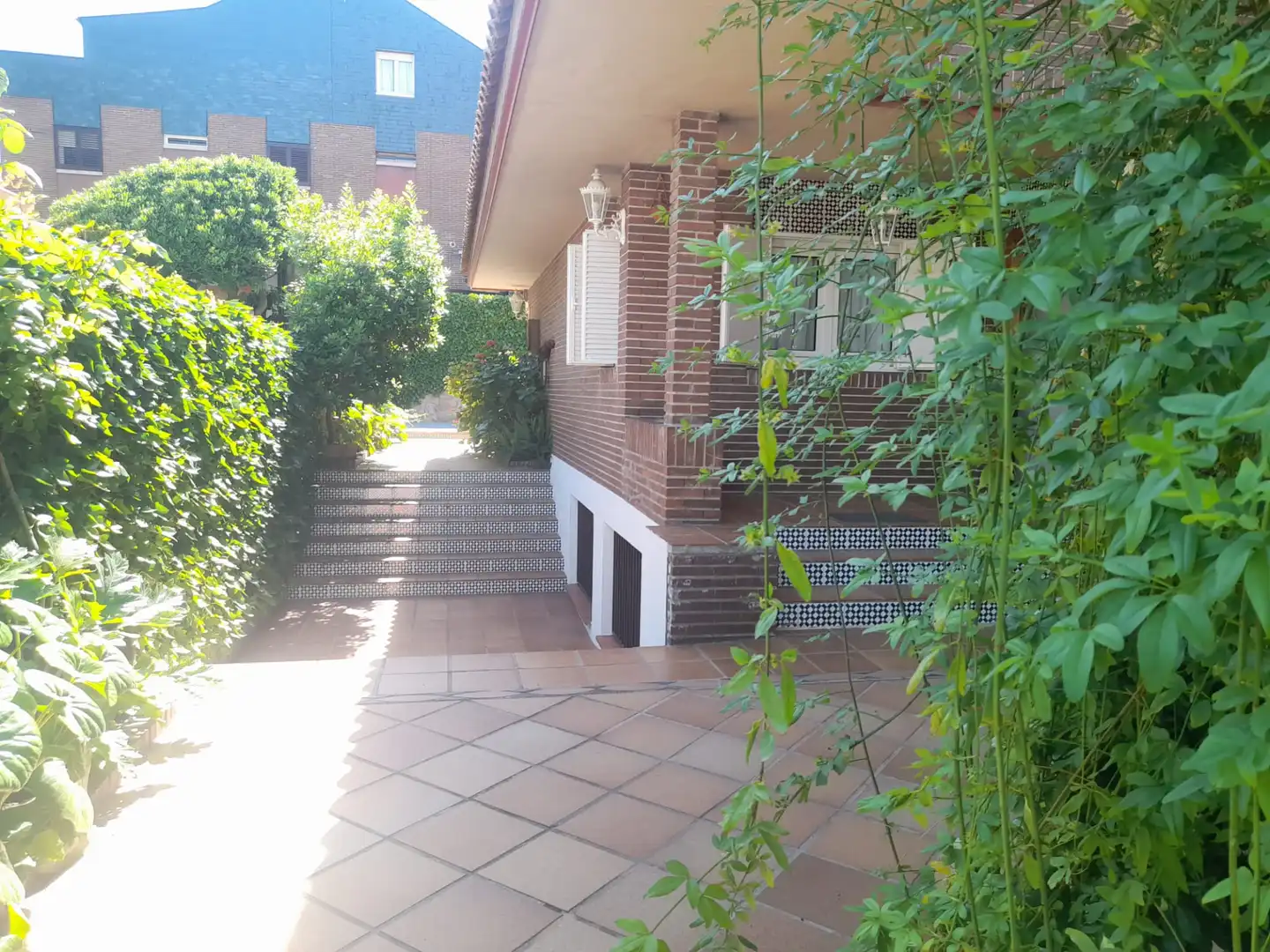 Jardín de Casa adosada en venta en Pozuelo de Alarcón con Aire acondicionado, Calefacción y Jardín privado