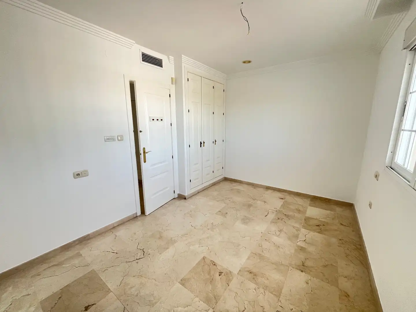 Habitación de Ático de alquiler en Marbella con Aire acondicionado, Calefacción y Terraza