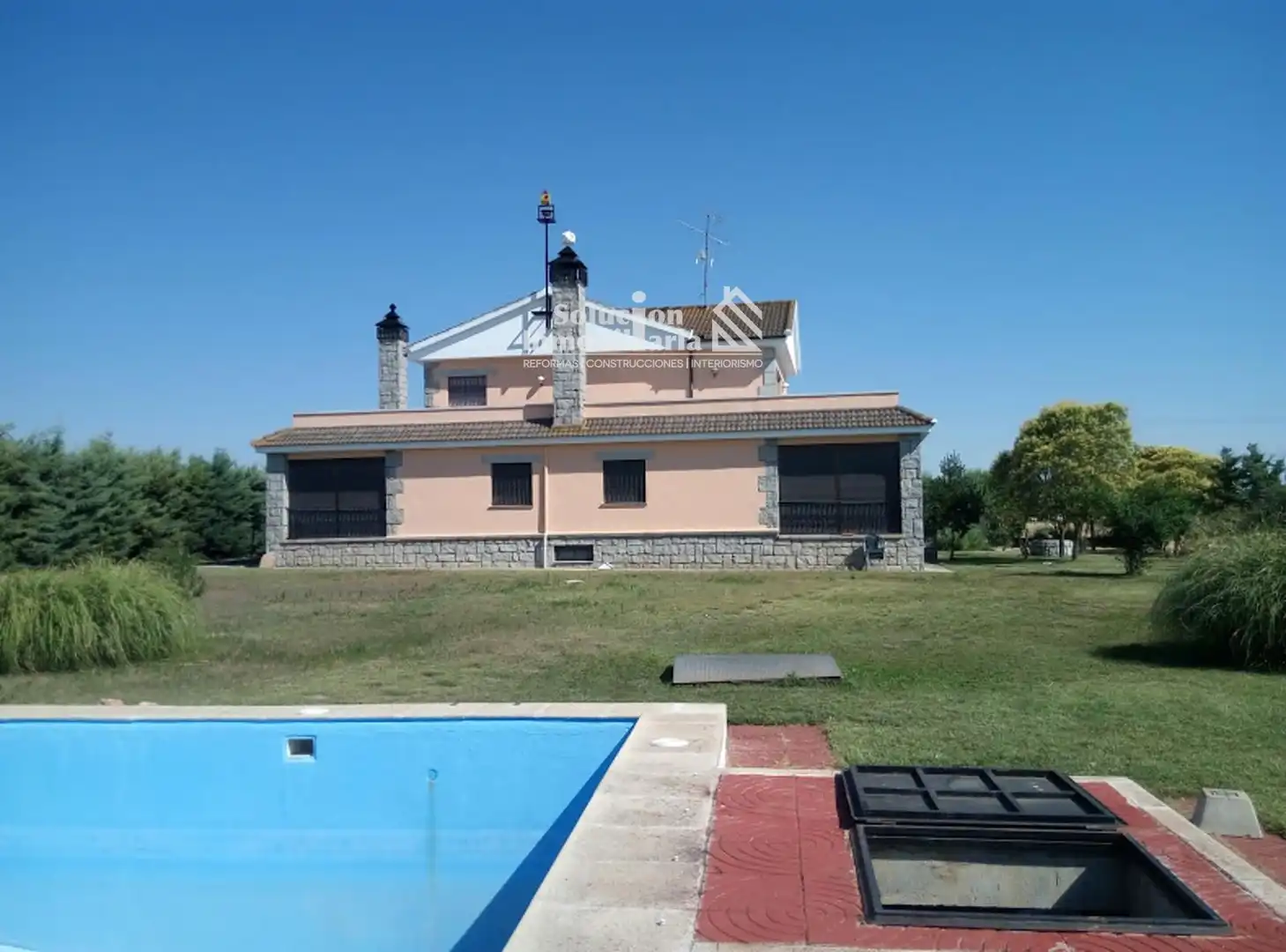 Exterior view of Houses for sale in Villares de la Reina  with Heating and Swimming Pool