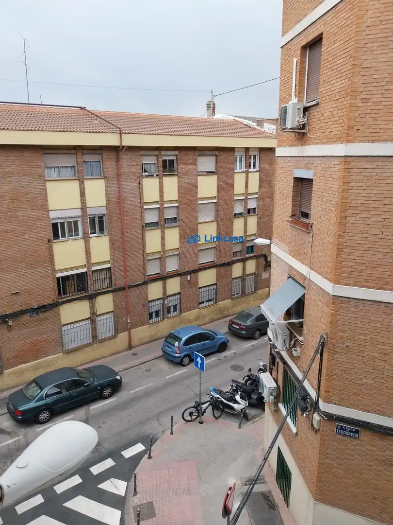 Vista exterior de Piso en venta en Madrid con Calefacción, Terraza y Balcón
