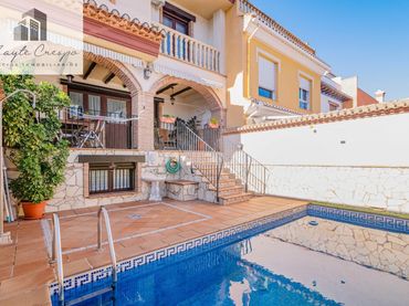 Reihenhaus mit Balkon zum Verkauf in La Zubia Ciudad