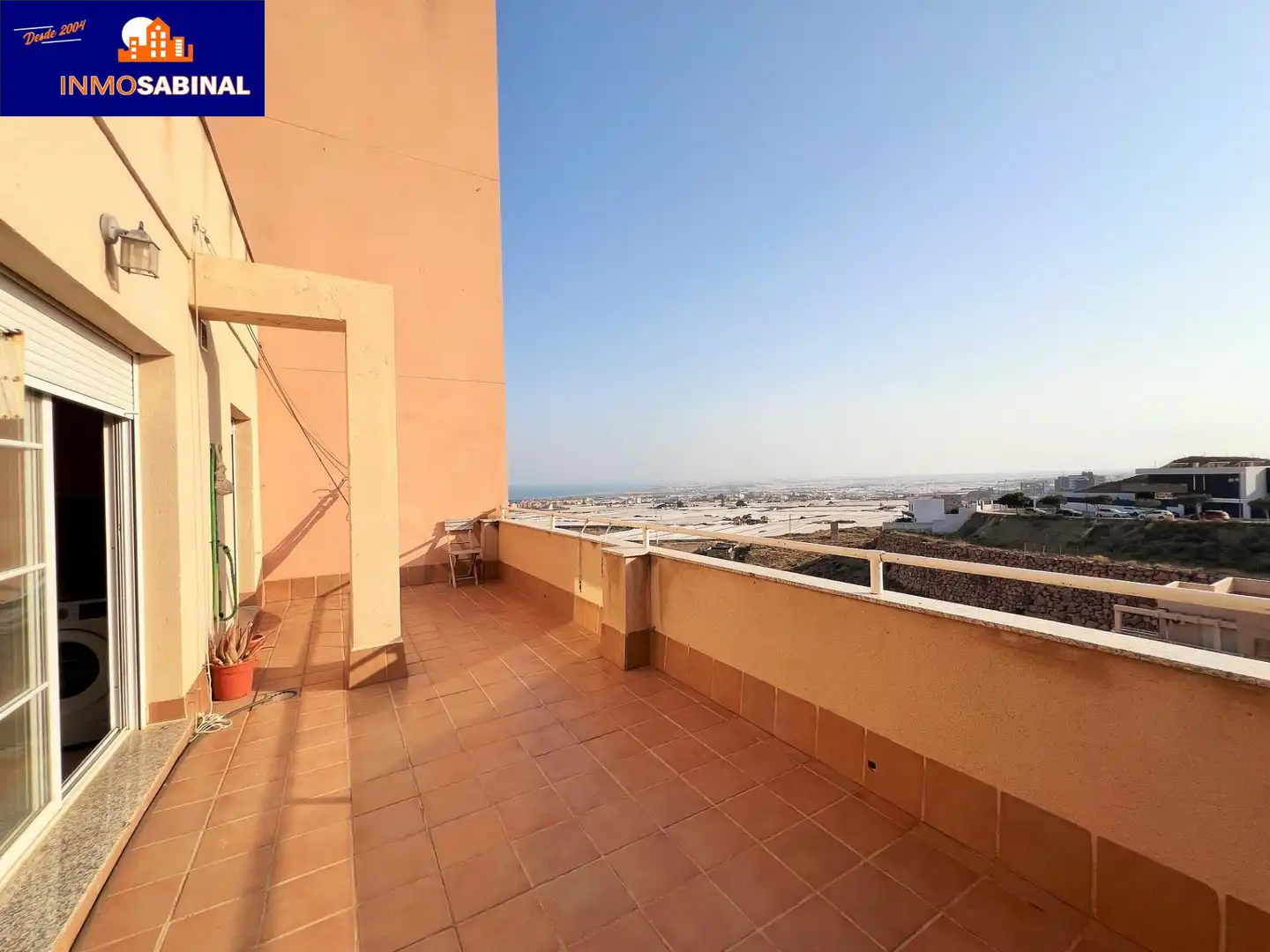 Terraza de Piso en venta en Roquetas de Mar con Aire acondicionado, Terraza y Piscina comunitaria