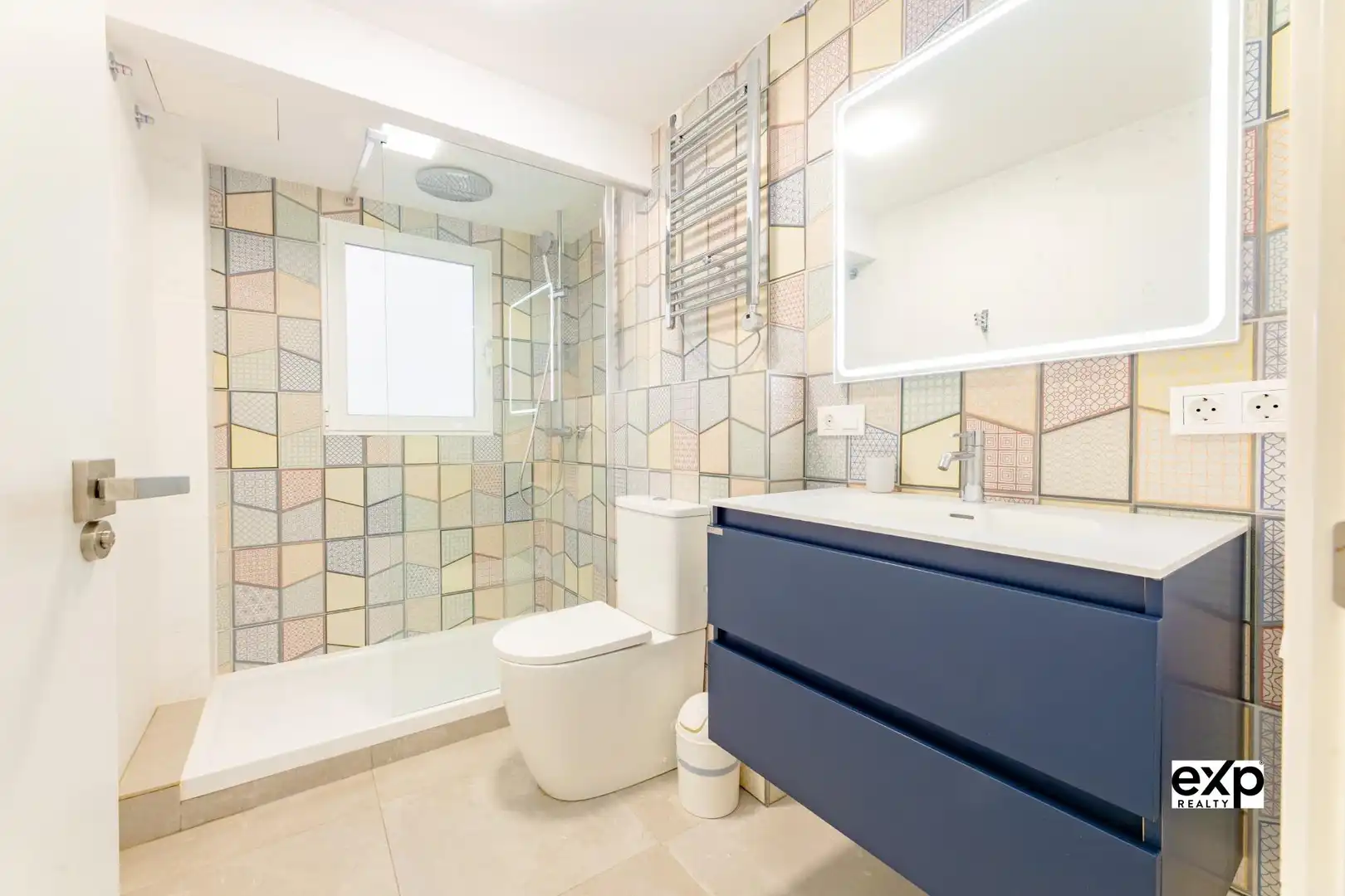 Bany de Apartament de lloguer en Valencia amb Aire condicionat, Calefacció i Terrassa