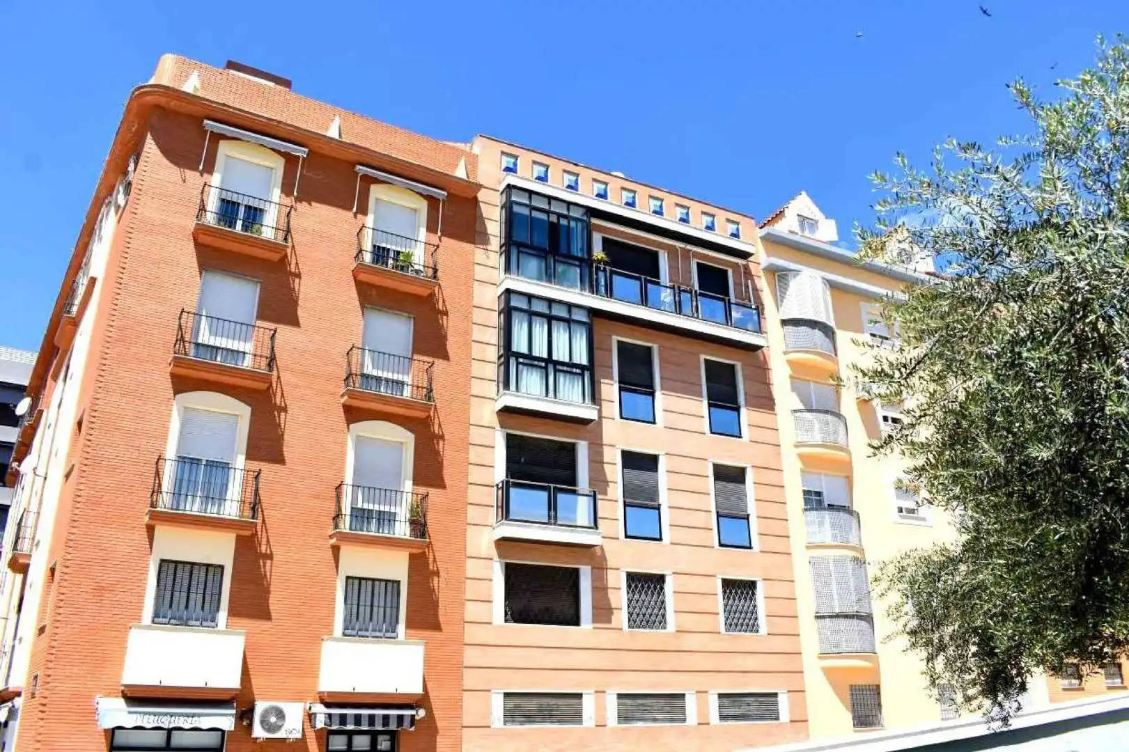 Vista exterior de Piso de alquiler en Huelva con Aire acondicionado y Amueblado