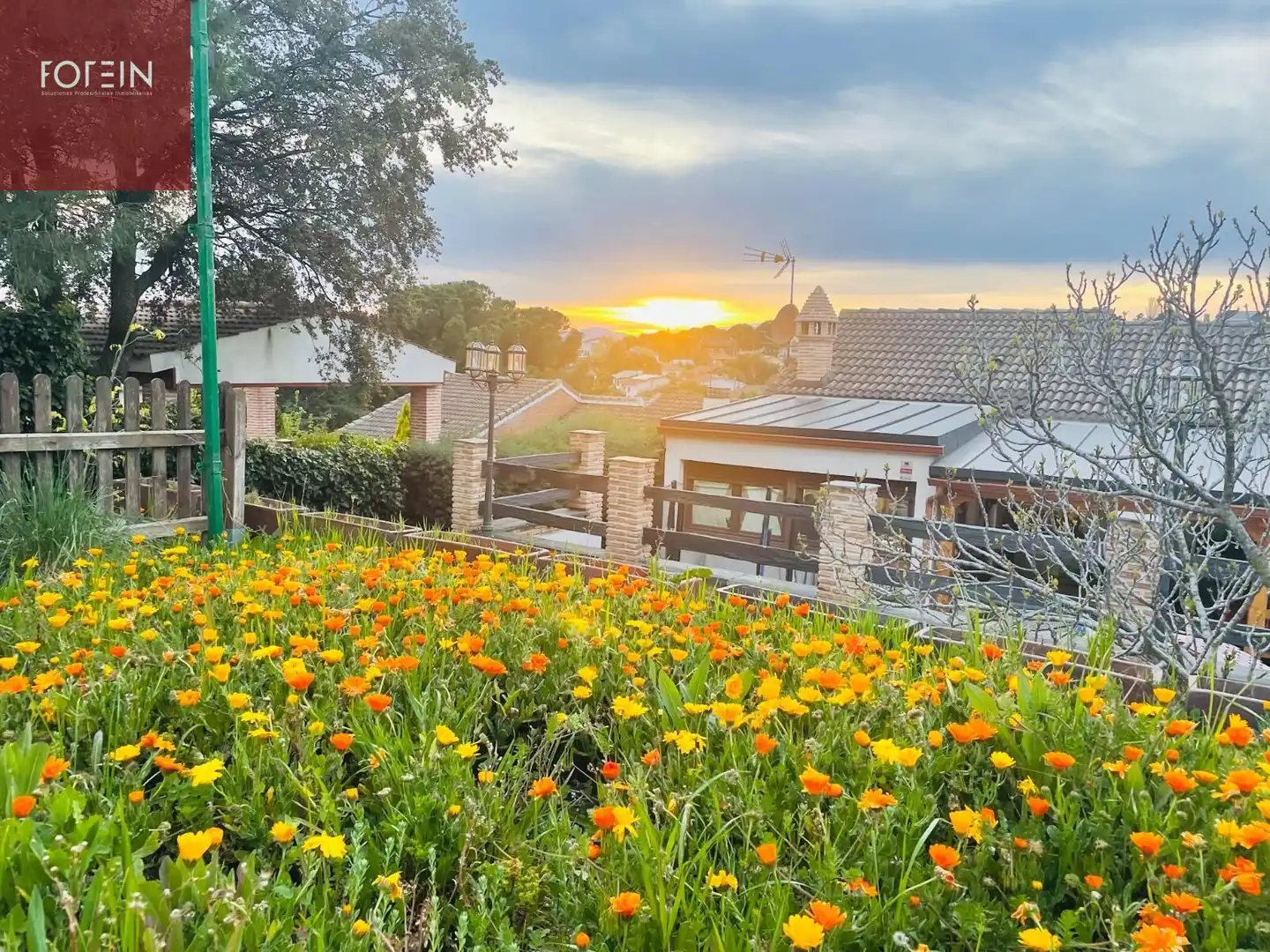 Vista exterior de Casa o chalet en venta en El Casar con Aire acondicionado, Calefacción y Jardín privado