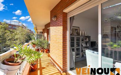 Exterior view of Flat for sale in  Barcelona Capital  with Air Conditioner and Terrace