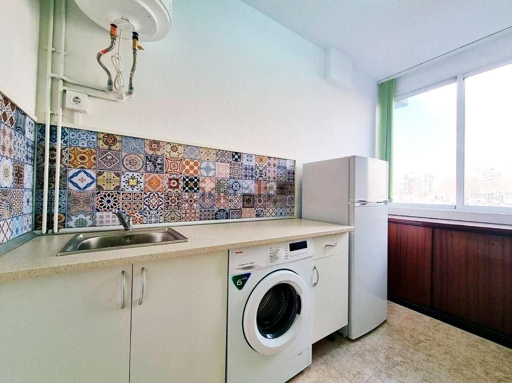Kitchen of Study to rent in  Barcelona Capital  with Heating, Oven and TV