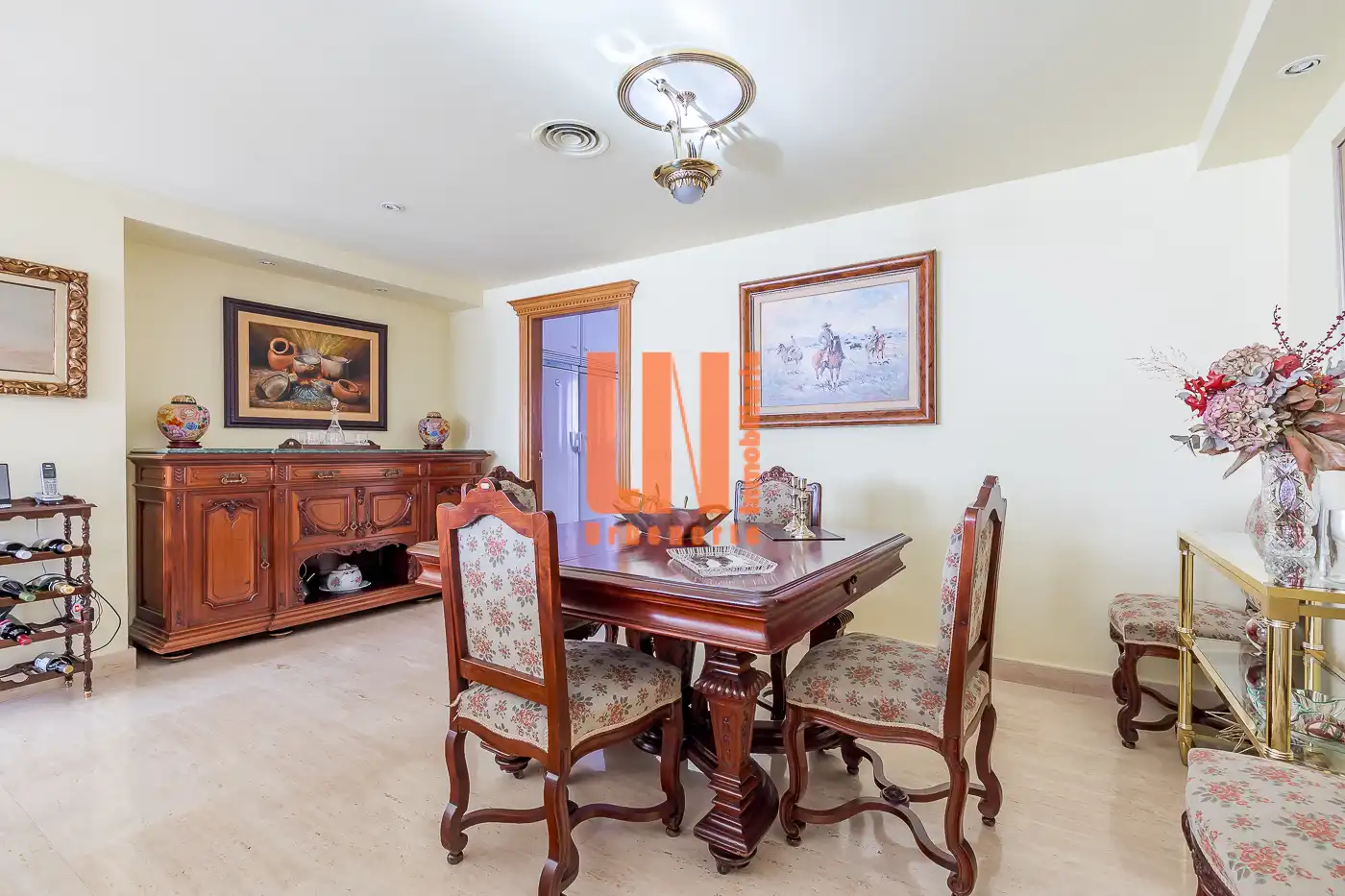 Comedor de Casa adosada en venta en Madrid con Aire acondicionado, Calefacción y Jardín privado
