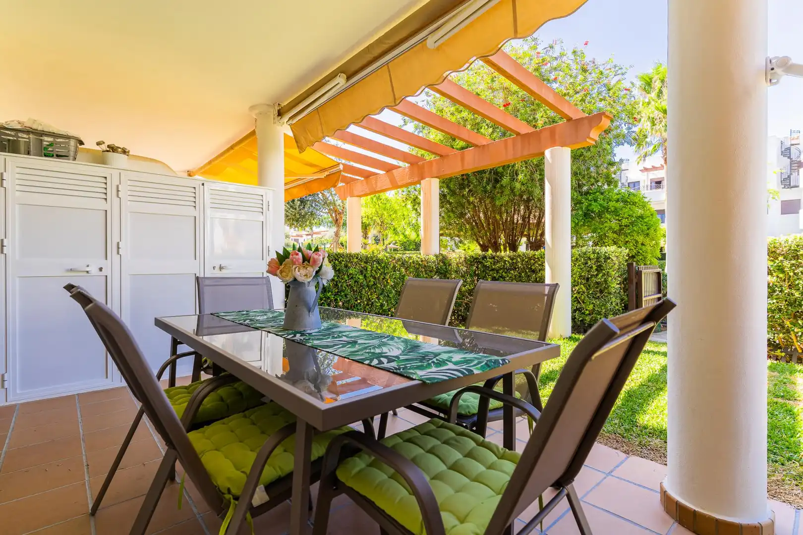 Apartment with pool for sale in La Barrosa