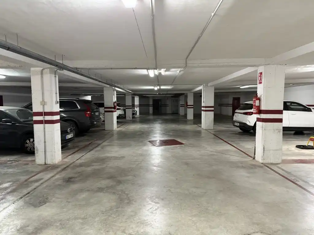Parking de Local en venta en Orihuela con Aire acondicionado, Calefacción y Terraza