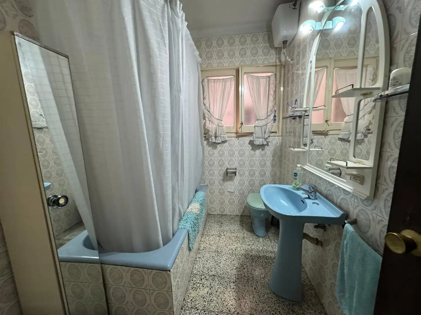 Baño de Piso en venta en Barcelona con Aire acondicionado, Terraza y Horno