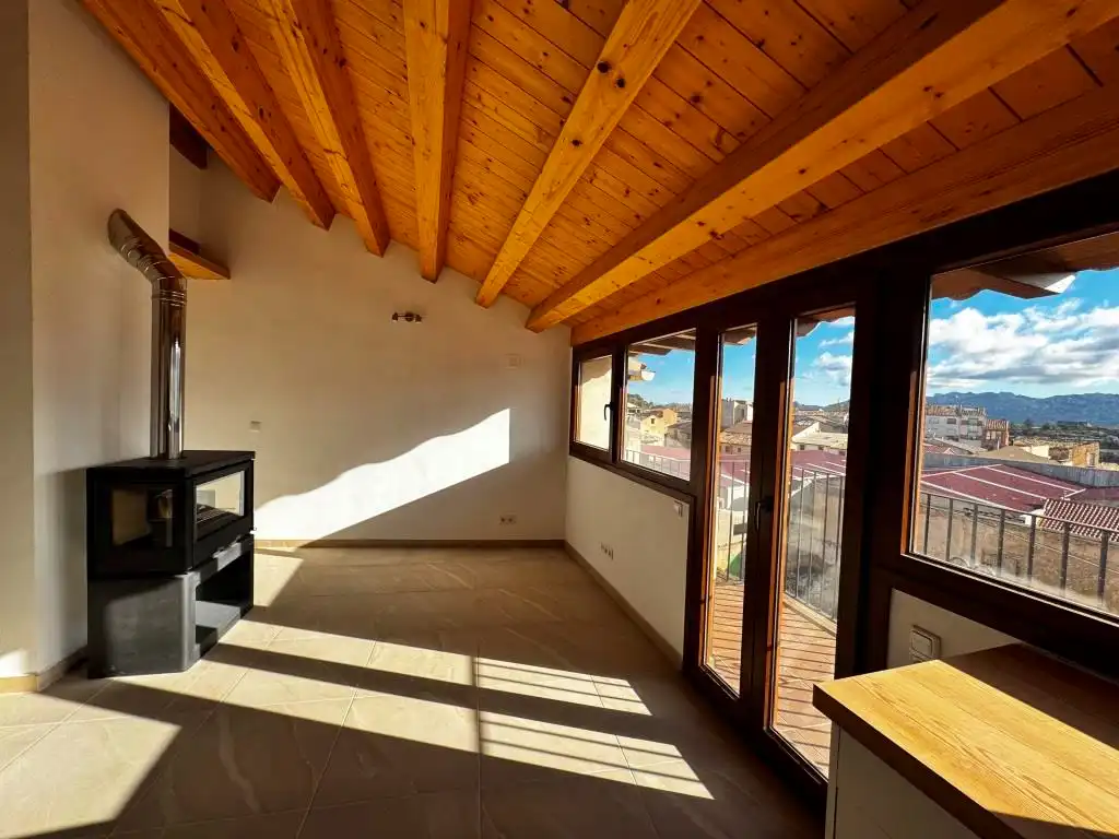 Casa adosada en venta en Calle de los Serranos de Aparicio, 11, Cretas