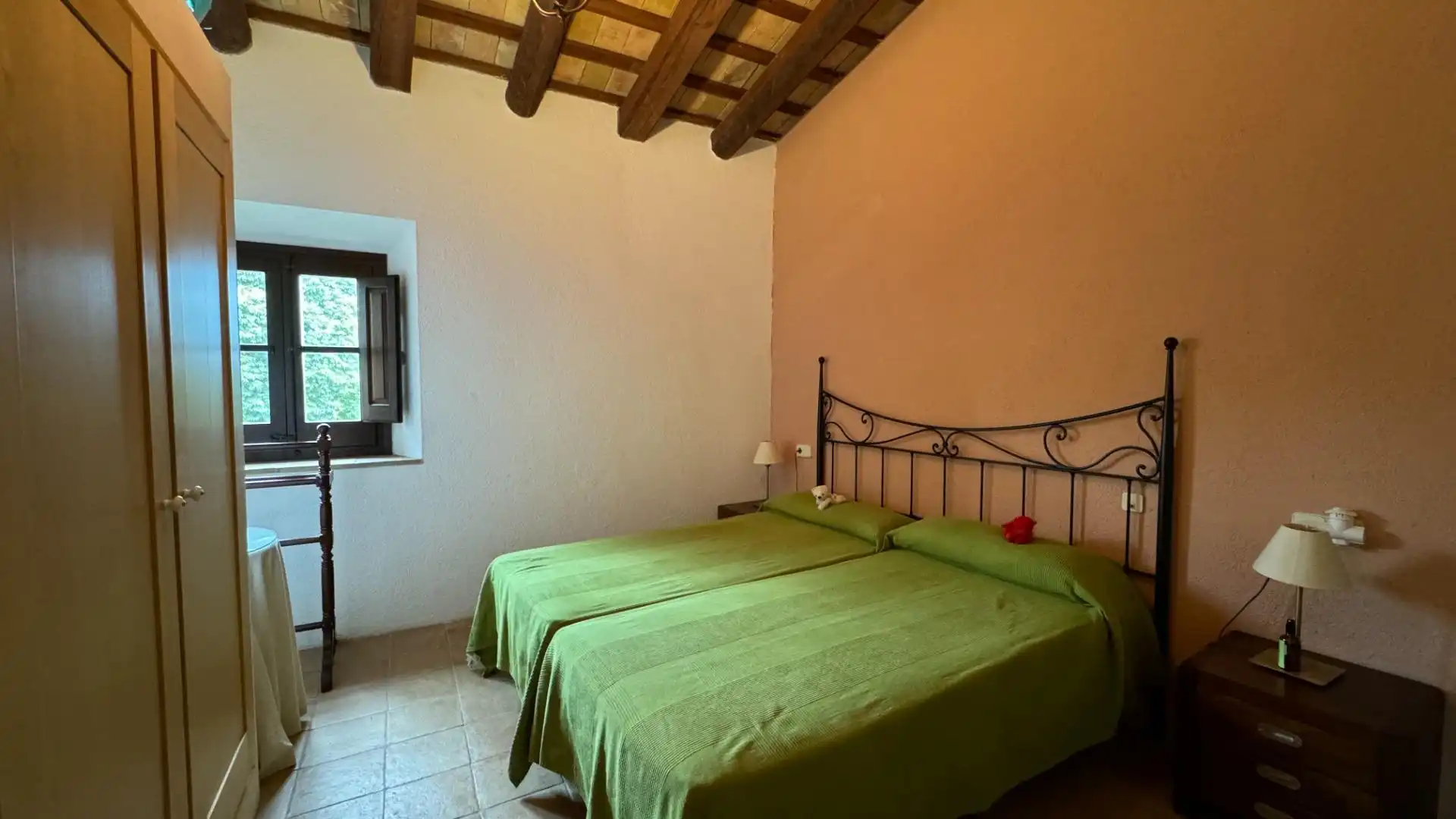 Habitación de Casa o chalet en venta en Llambilles con Calefacción, Jardín privado y Terraza