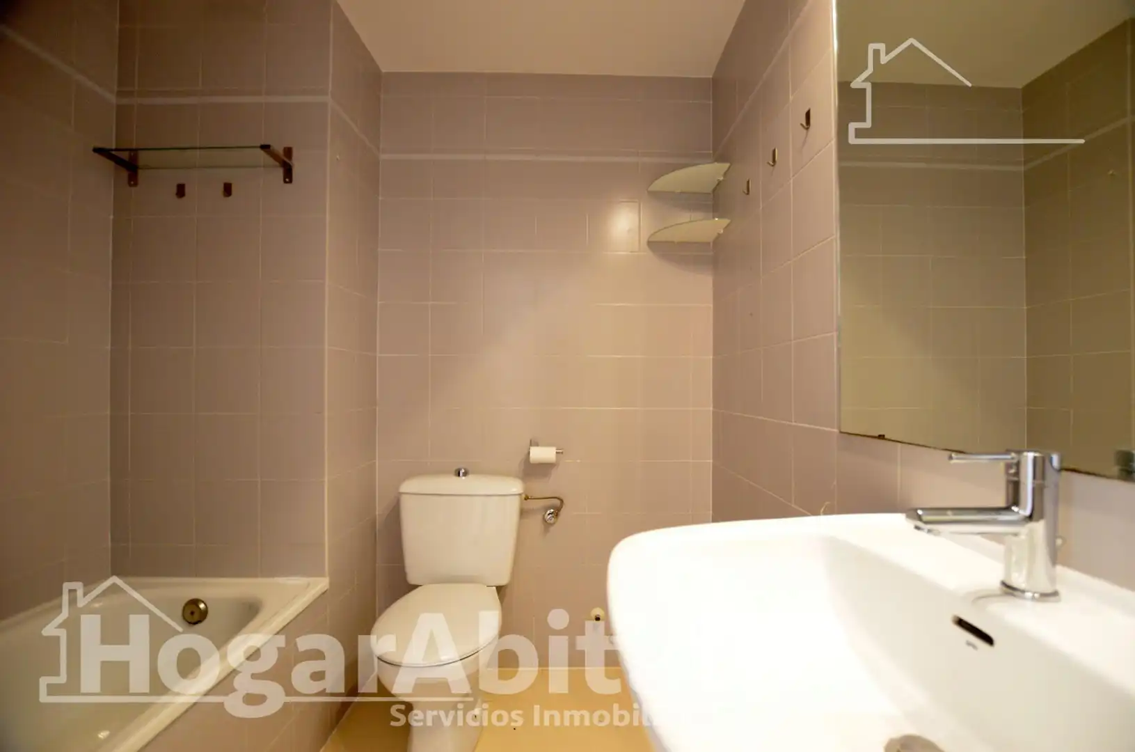 Bathroom of Flat for sale in Gandia  with Parquet flooring and Balcony