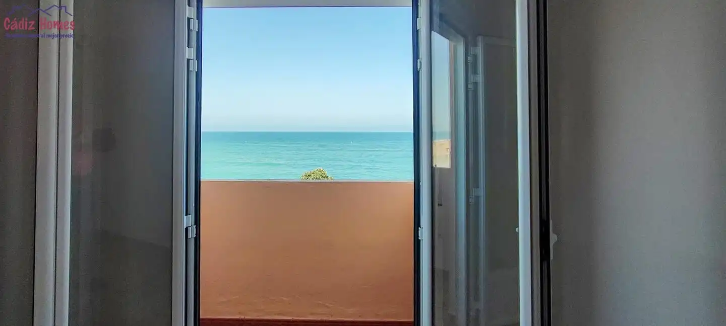 Dormitori de Pis en venda en Cádiz amb Aire condicionat i Terrassa