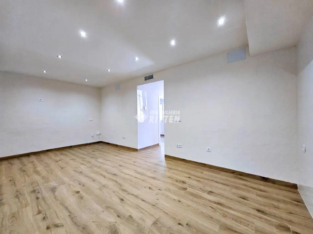 Houses for sale in Cartagena  with Air Conditioner and Terrace