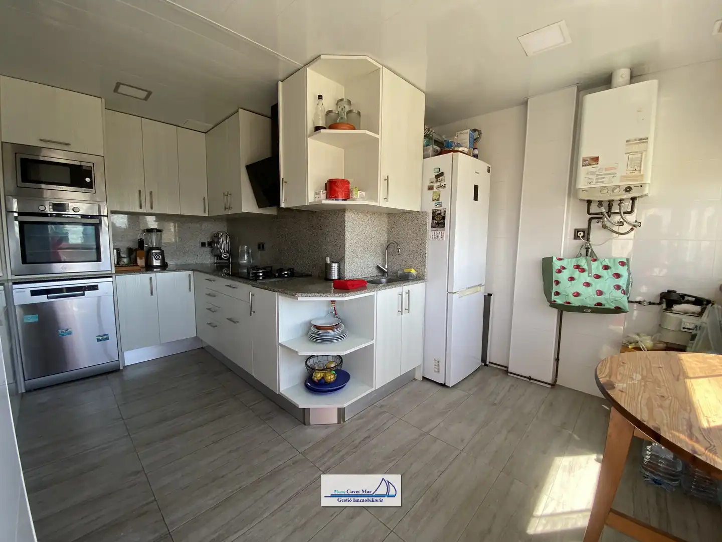 Cuina de Apartament en venda en Cambrils amb Parquet, Moblat i Piscina comunitària