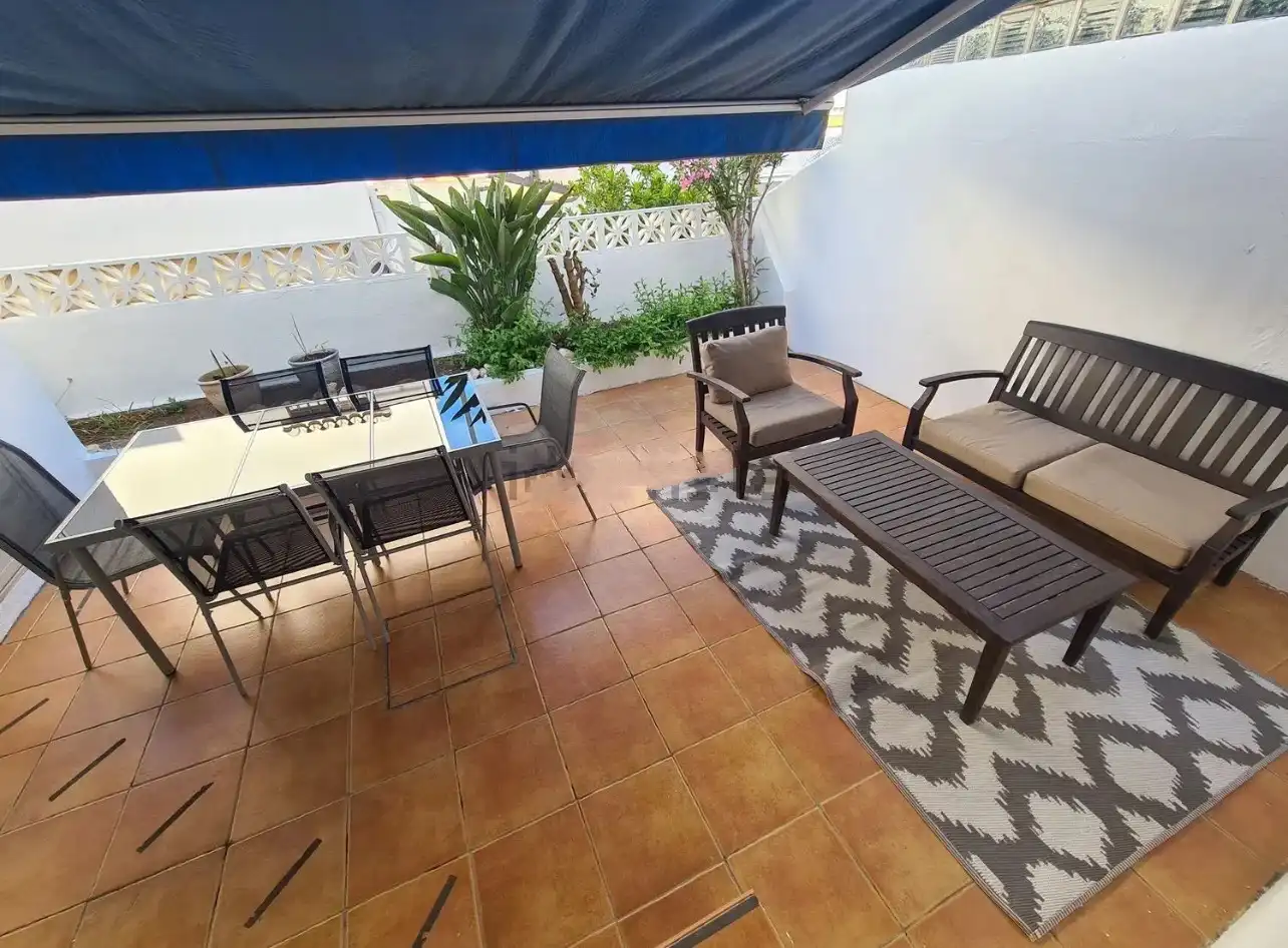 Terrassa de Casa adosada de lloguer en Torremolinos amb Aire condicionat, Moblat i TV