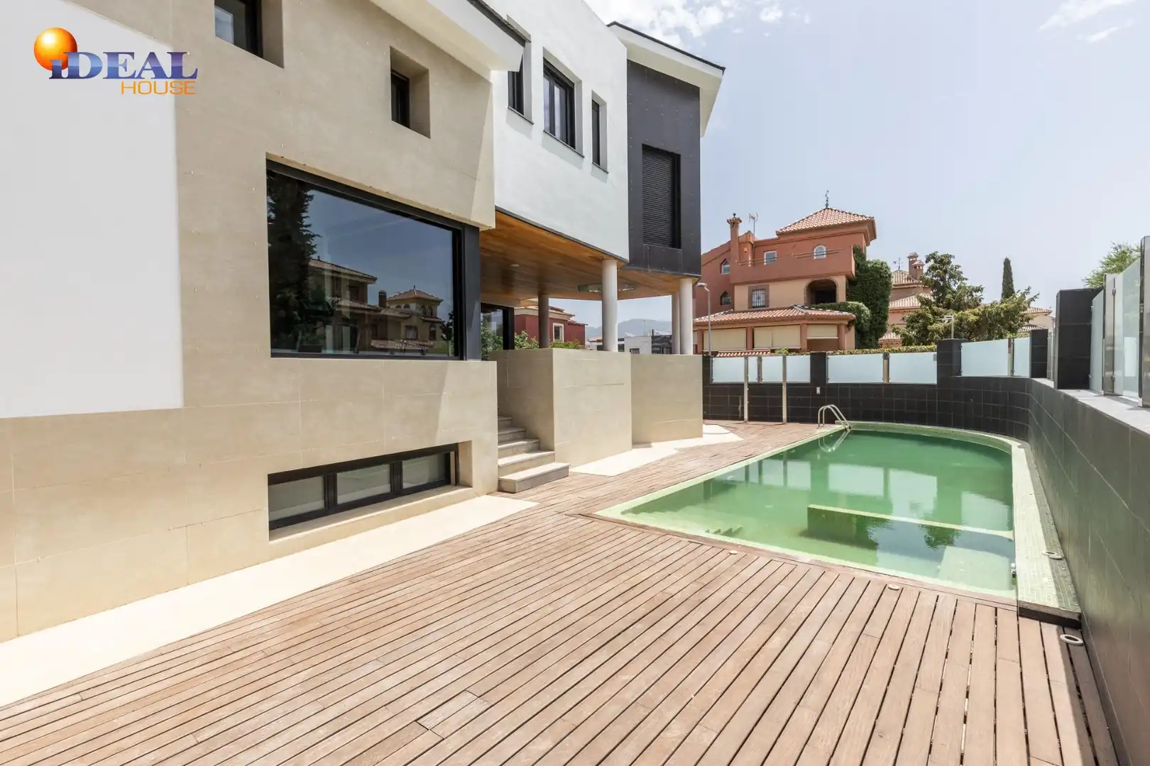 Chalet con piscina en venta en Urbanizacion EL CARMELO, imagen 2