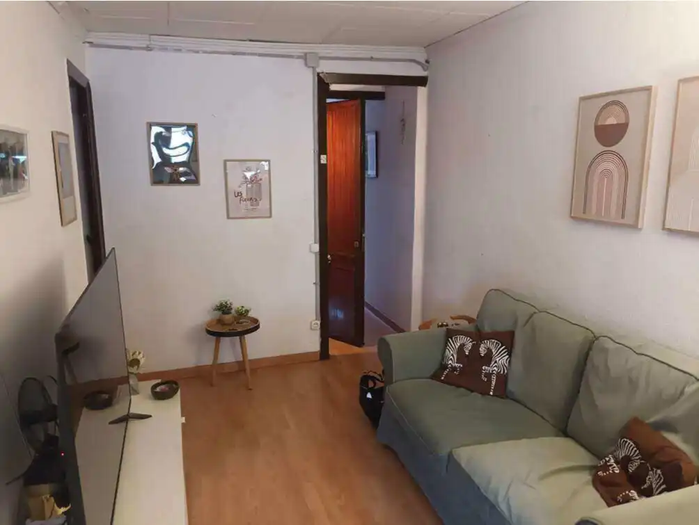 Bedroom of Buildings for sale in Barcelona
