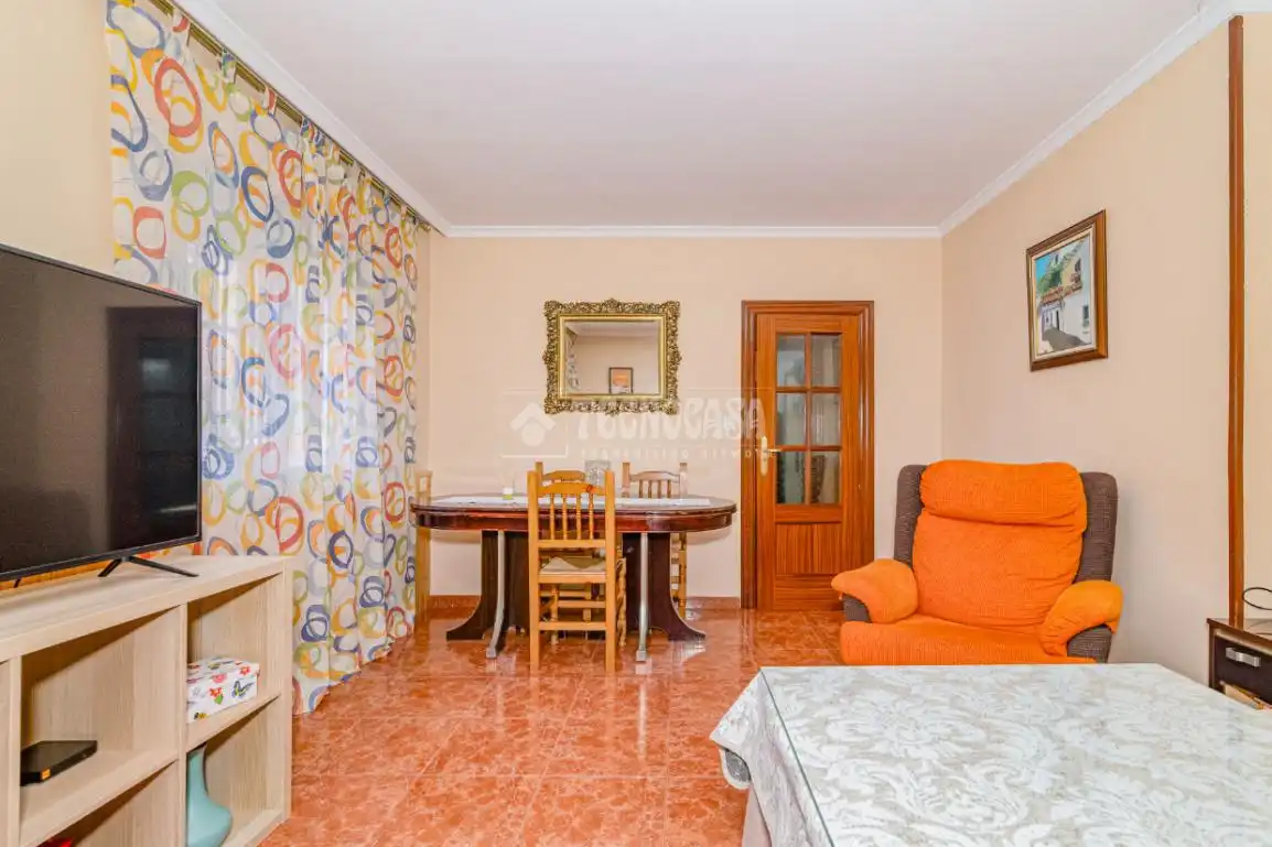 Sala de estar de Casa adosada en venta en Alhendín