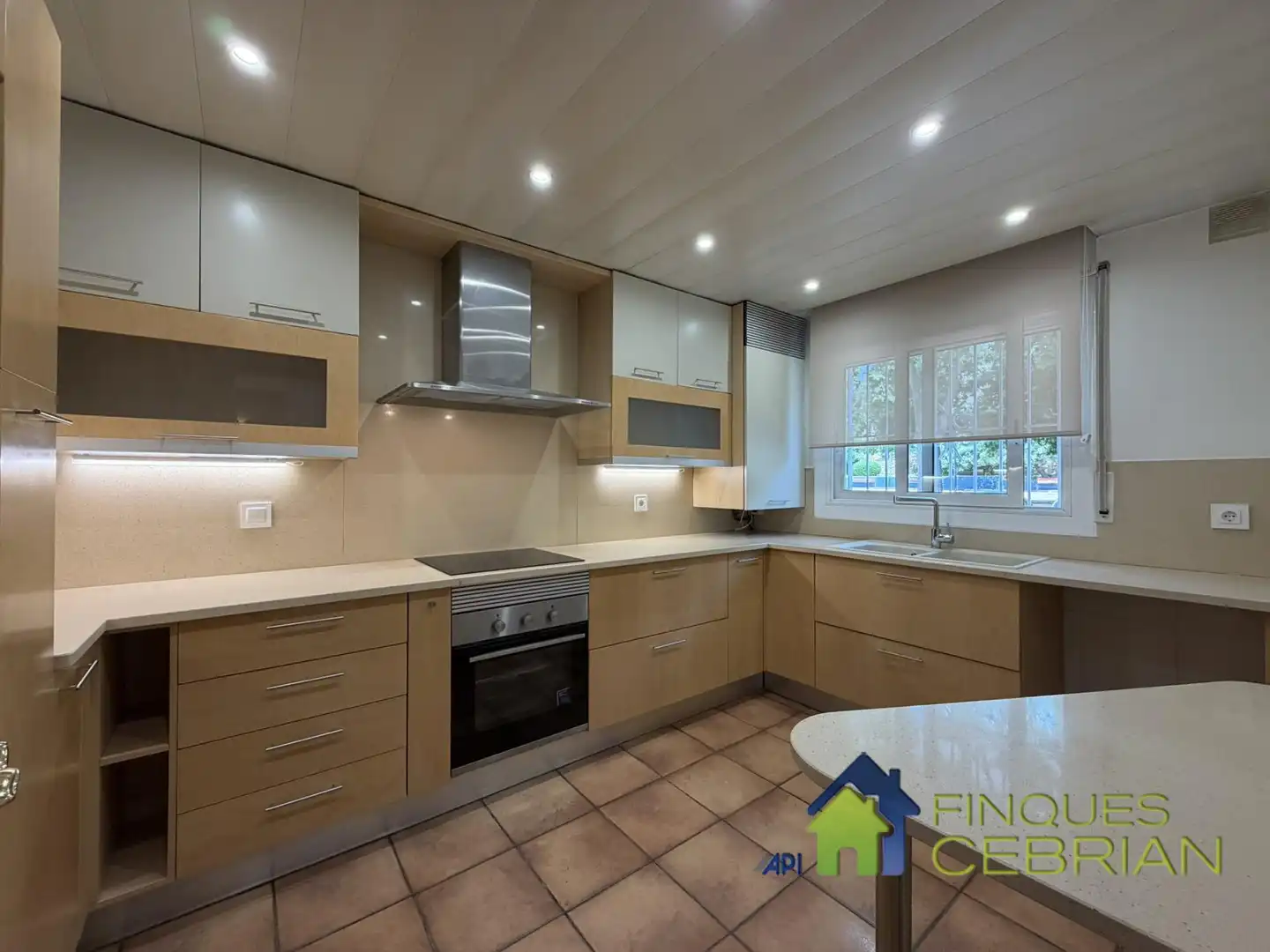 Cocina de Casa adosada de alquiler en Alella con Calefacción, Jardín privado y Terraza