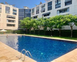 Swimming pool of Duplex for sale in  Barcelona Capital  with Air Conditioner, Terrace and Balcony