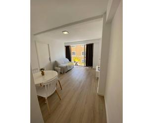 Bedroom of Apartment to rent in Benidorm  with Air Conditioner, Heating and Furnished