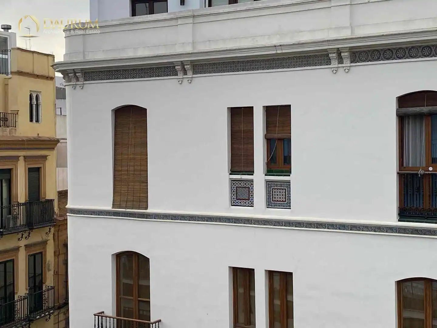 Außenansicht von Dachboden zum Verkauf in Sevilla mit Klimaanlage und Terrasse