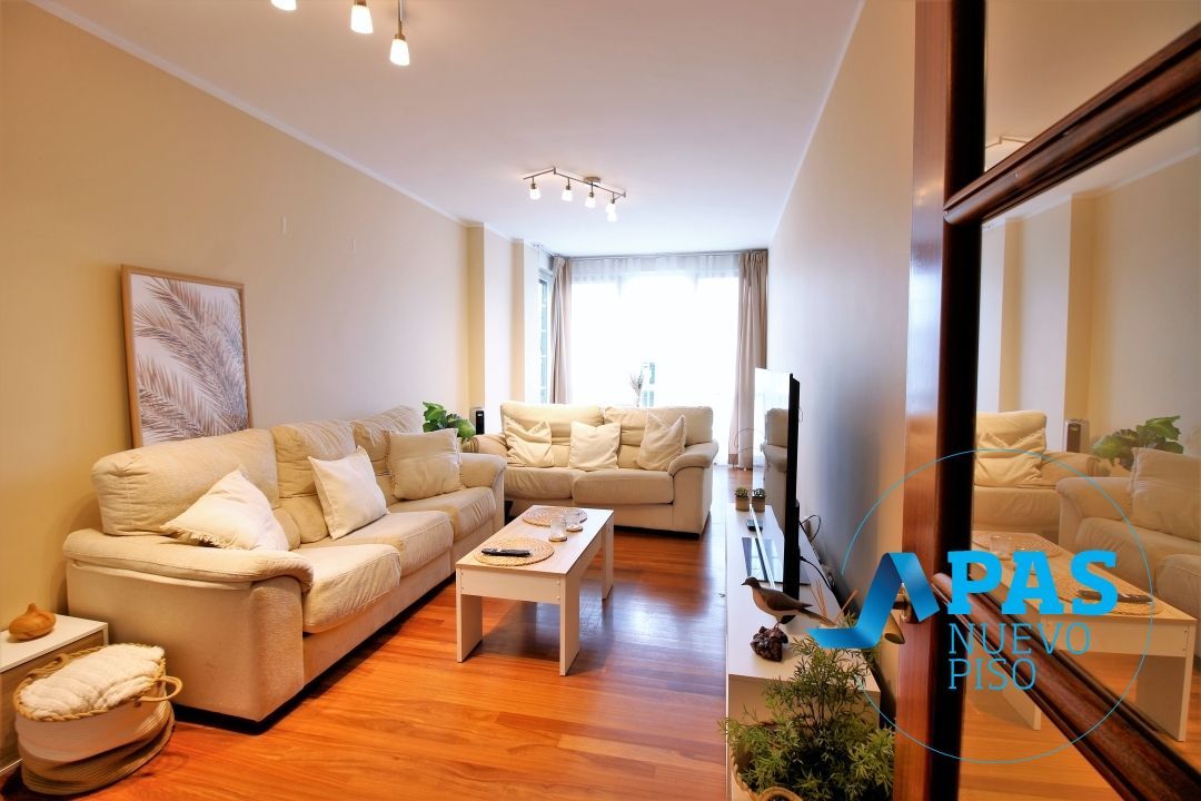 Living room of Flat for sale in Penagos  with Heating, Private garden and Storage room