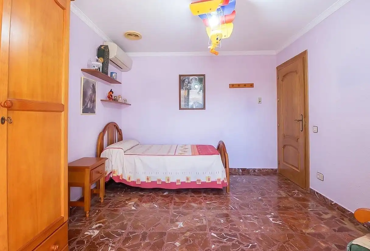Dormitori de Casa o xalet en venda en Motril