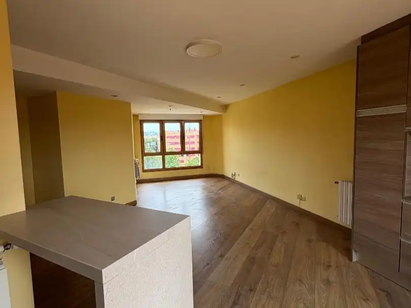 Sala de estar de Piso en venta en Gijón  con Terraza, Piscina y Balcón
