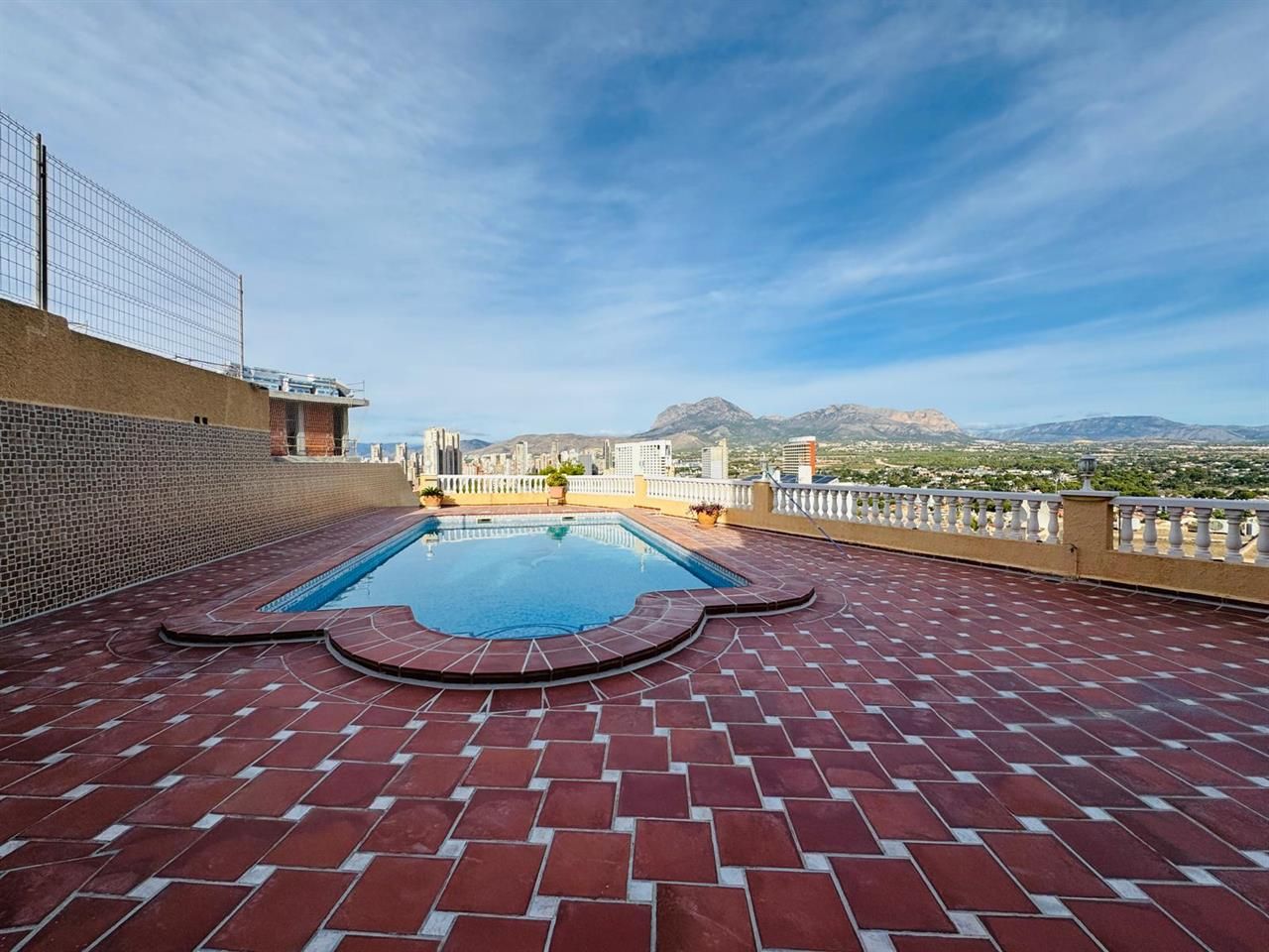 Piscina de Casa o chalet en venta en Benidorm con Aire acondicionado, Calefacción y Trastero