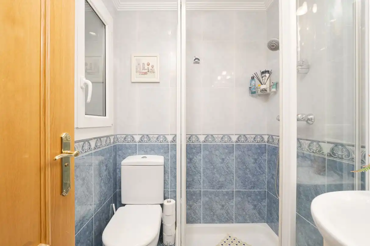 Baño de Piso en venta en Donostia - San Sebastián  con Calefacción, Trastero y Amueblado