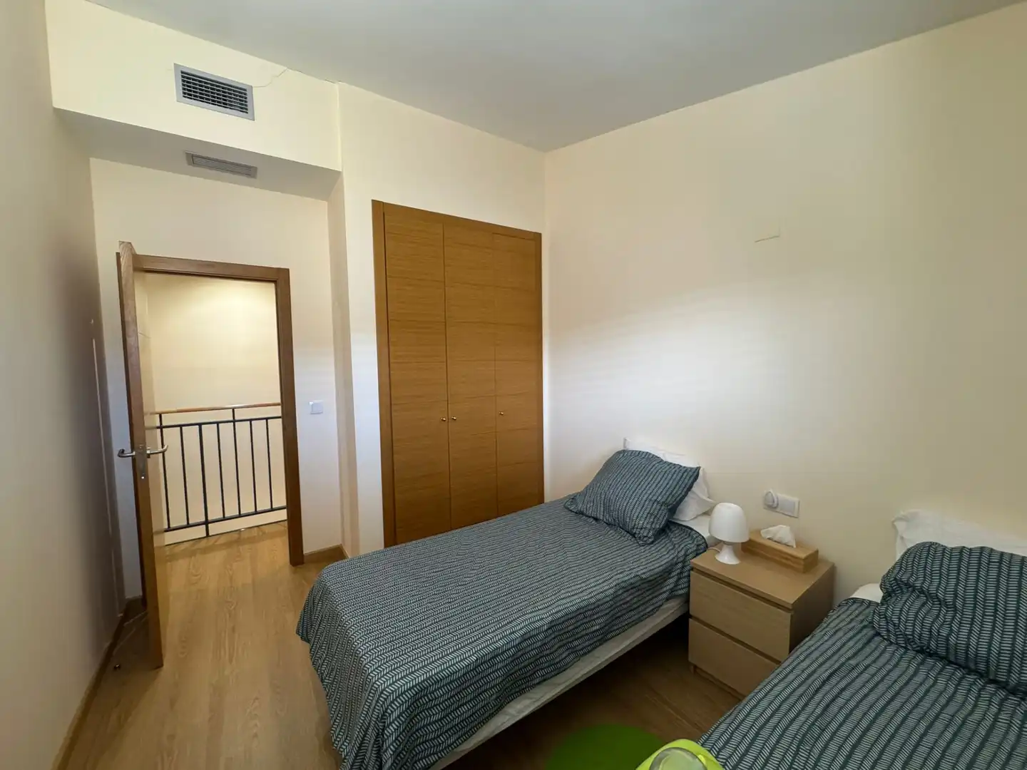 Habitación de Casa adosada en venta en San Jorge / Sant Jordi con Aire acondicionado, Parquet y Terraza