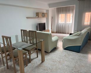 Sala d'estar de Pis de lloguer en Cuenca Capital amb Calefacció, Moblat i Forn
