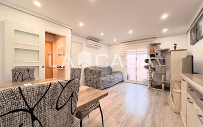 Living room of Flat for sale in Badalona  with Heating and Balcony