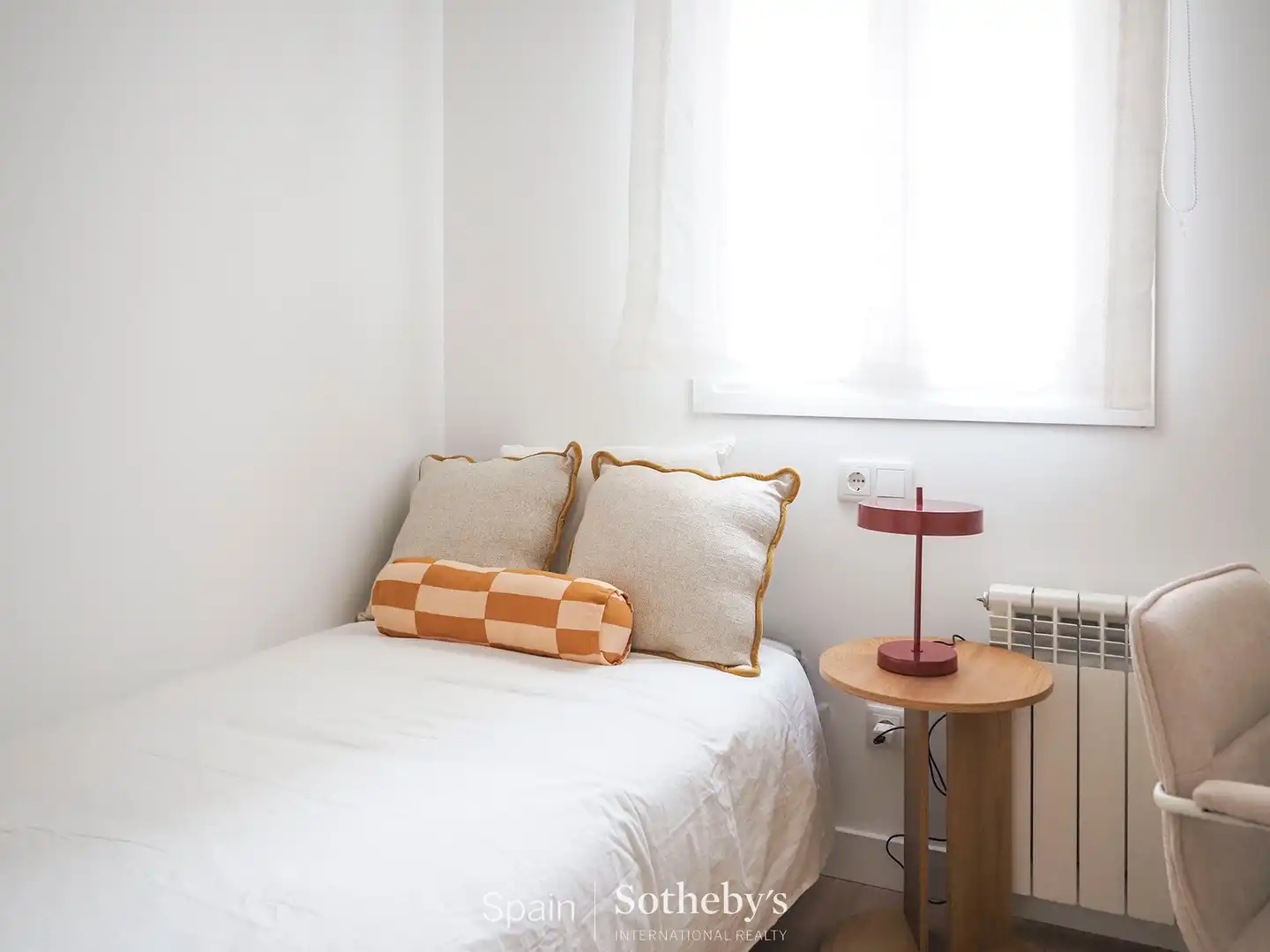 Dormitori de Apartament en venda en Madrid amb Aire condicionat i Calefacció