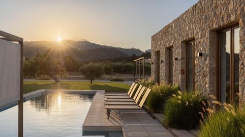 Bienvenido a esta villa de ensueño única, situada en una parcela de 17.000 m. Al entrar en la villa, será recibido por un lujoso i