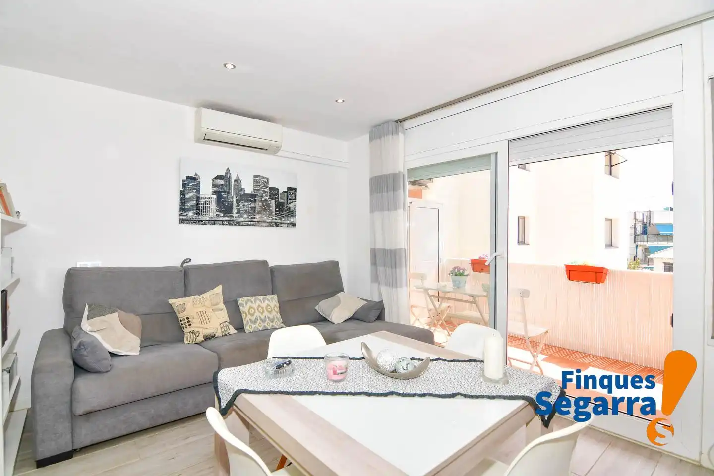 Sala de estar de Estudio en venta en El Vendrell con Terraza